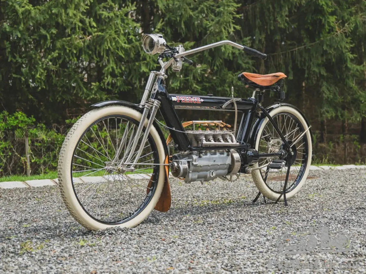 Pierce Four 1910 года выпуска